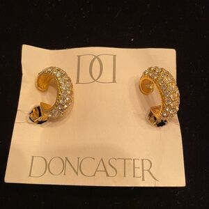 DON Caster vintage gold rhinestone clip on earrings
